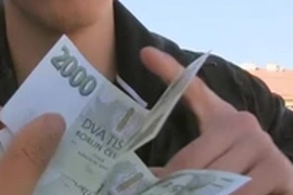 Young straight dude gives head and fucks for some cash