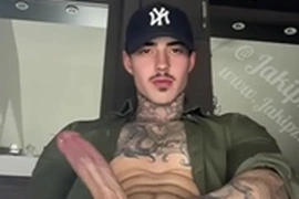 Jakipz masturbating cum