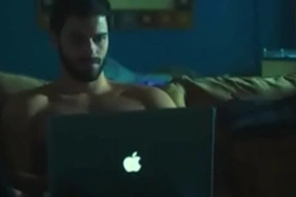 Ator lucas malvacini batendo punheta em filme