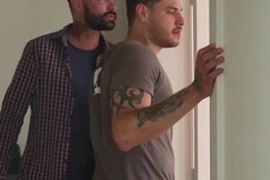 O corretor de imóveis me fodeu gostoso