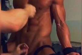 Cum-control with a famous chinese actor (hidden face).
