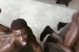 Pluisieurs blacks se baisent